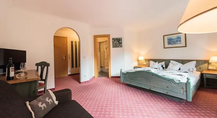 Hotel Kertess, St Anton ski chalet, image 2